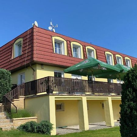 Penzion Kamejk Kamyk nad Vltavou Екстериор снимка