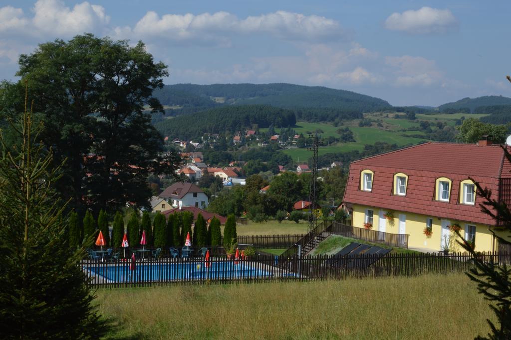 Penzion Kamejk Kamyk nad Vltavou Екстериор снимка